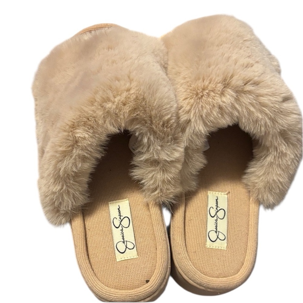 Jessica Simpson cozy plush indoor/outdoor Tan Faux Fur Slippers
